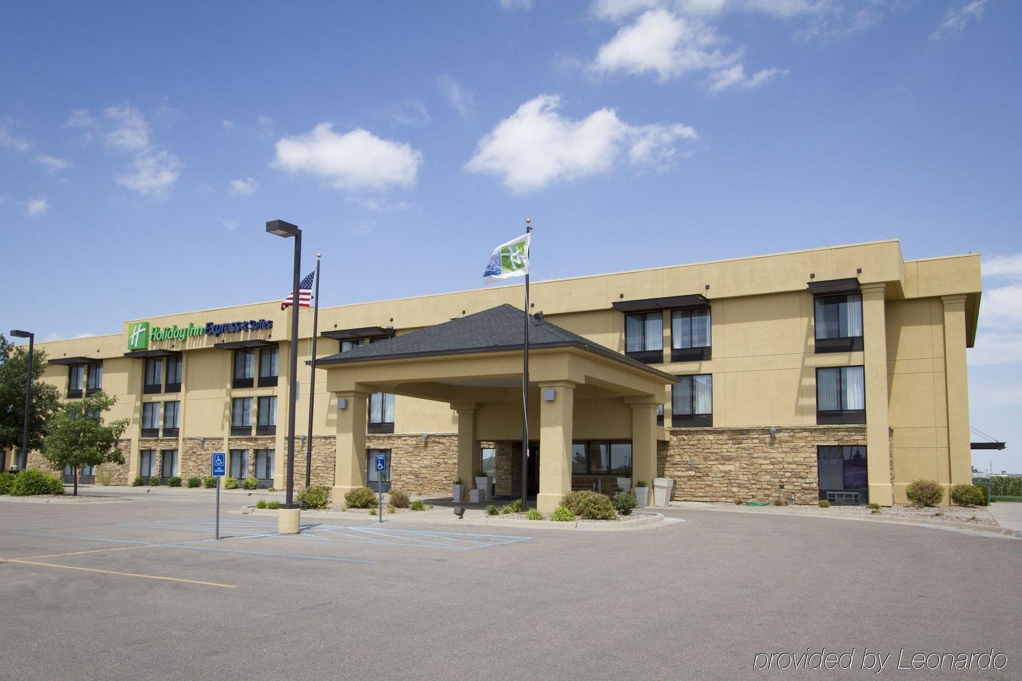 Holiday Inn Express Hotel & Suites Colby, An Ihg Hotel Kültér fotó